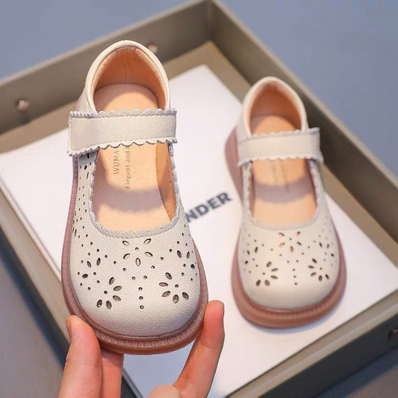 Girls' Leather Shoes Spring and Summer Cut Out Sandals Soft Sole Kidsren's Princess Small Leather Shoes Little Girl Baby Cut Out Shoes