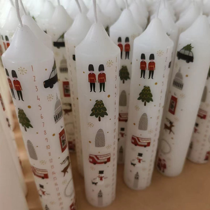 外国貿易の柱状の香薫のろうそくの室内のクリスマスの置物の香りの水はワックスの芸を移します。|undefined