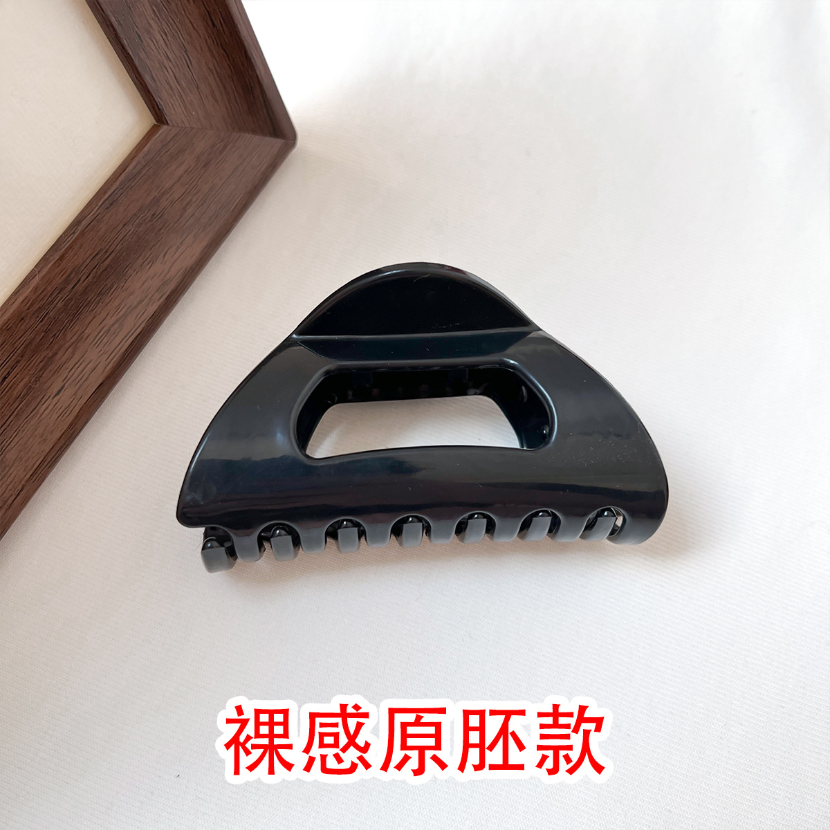 벌거벗은 원래 배아 모델 - 검은색 삼각형