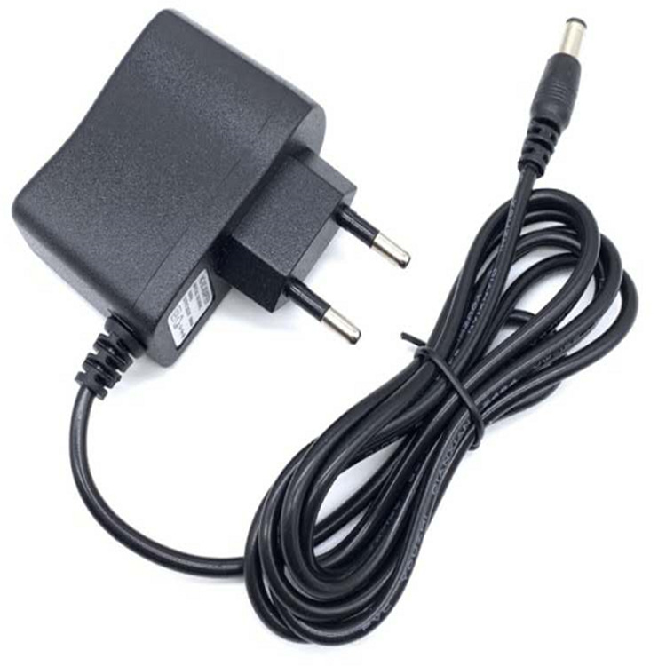 Nuevo Plus accesorios mano puntada eléctrica máquina de coser traje portátil mini máquina de coser