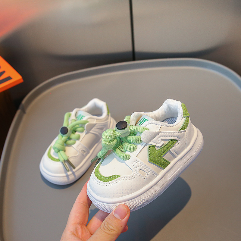 2025 nuevas zapatillas de deporte de otoño para niños, zapatos deportivos para niñas, zapatos de trbottomía para bebés pequeños, zapatos de suela blanda para bebés al por mayor