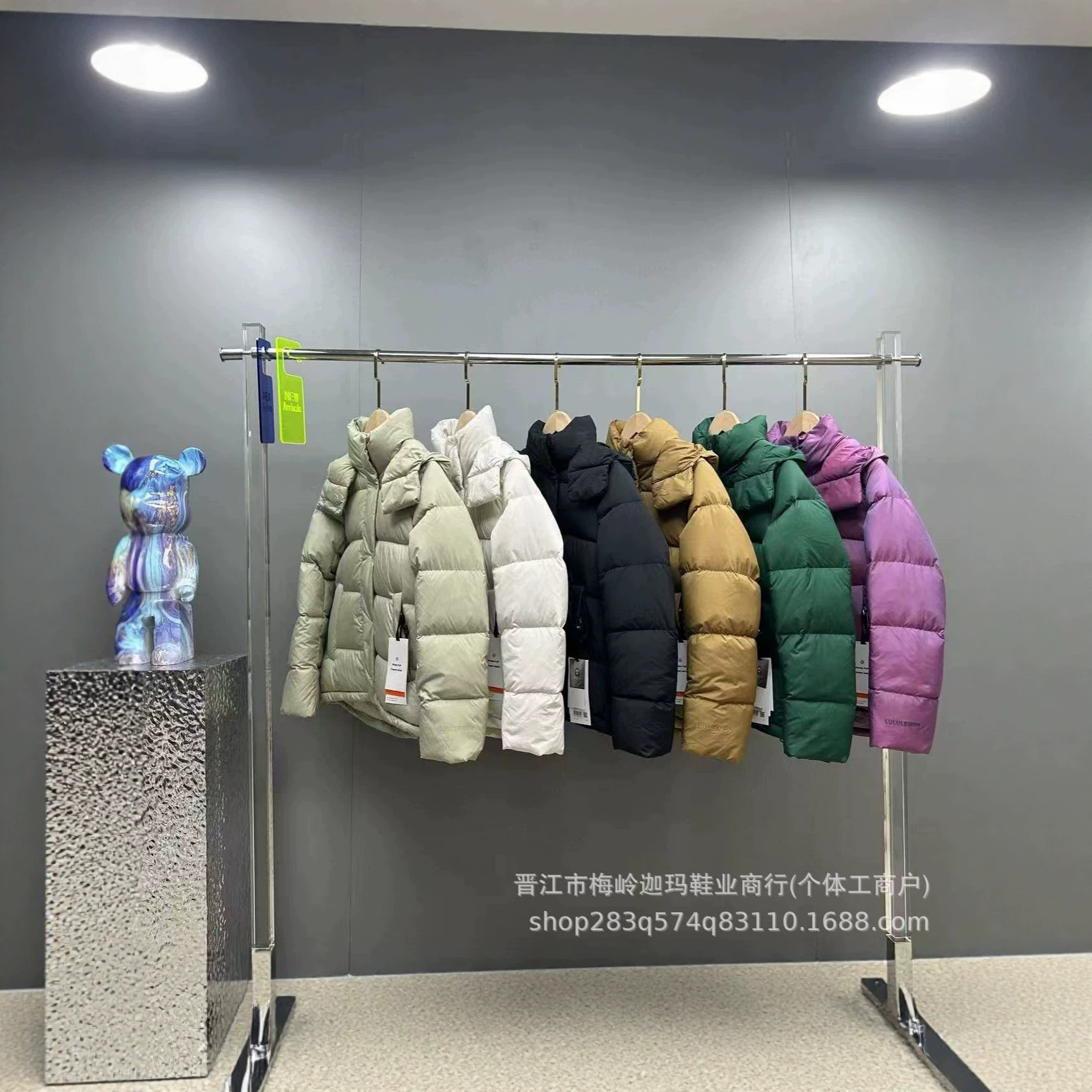 冬季lulu五格泡芙健身短款保暖抗寒鹅绒连帽可拆卸外套面包羽绒服女装实拍产品高清图