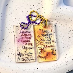 大学入試を応援して、見栄えの良いクリエイティブなテキストキーホルダー付きのアクリルペンダントを友達に贈りましょう。大学入試の意味のあるギフトです。