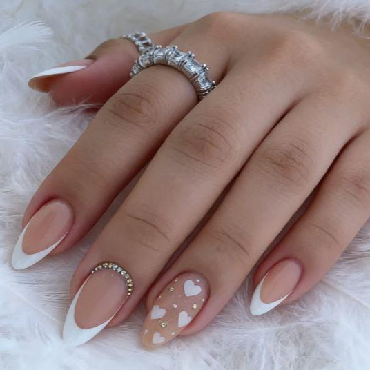 24 Pieces of Glossy, Export-Best-Selling Nail Art Designs, Simple Classic White French Style with Heart-Shaped Rhinestones, Wholesale Wearable Nails