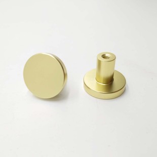 �A�γ�����o����ֱ������2.5CM������ɫ�A�Ι��Ӵ��^���ƙ�
