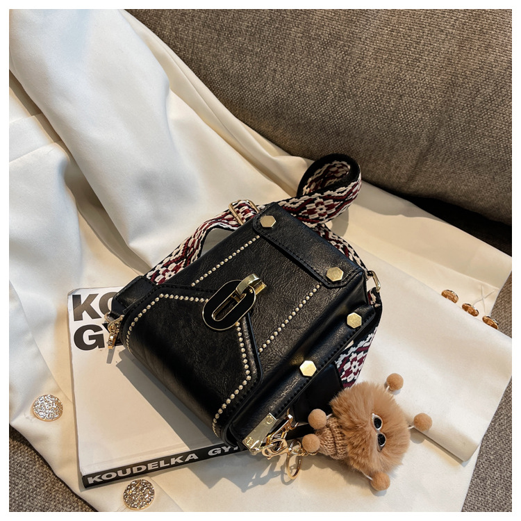 This year's popular Korean version of small for women 2024 new fashionable broadband crossbody bags, niche mobile_senzul.com