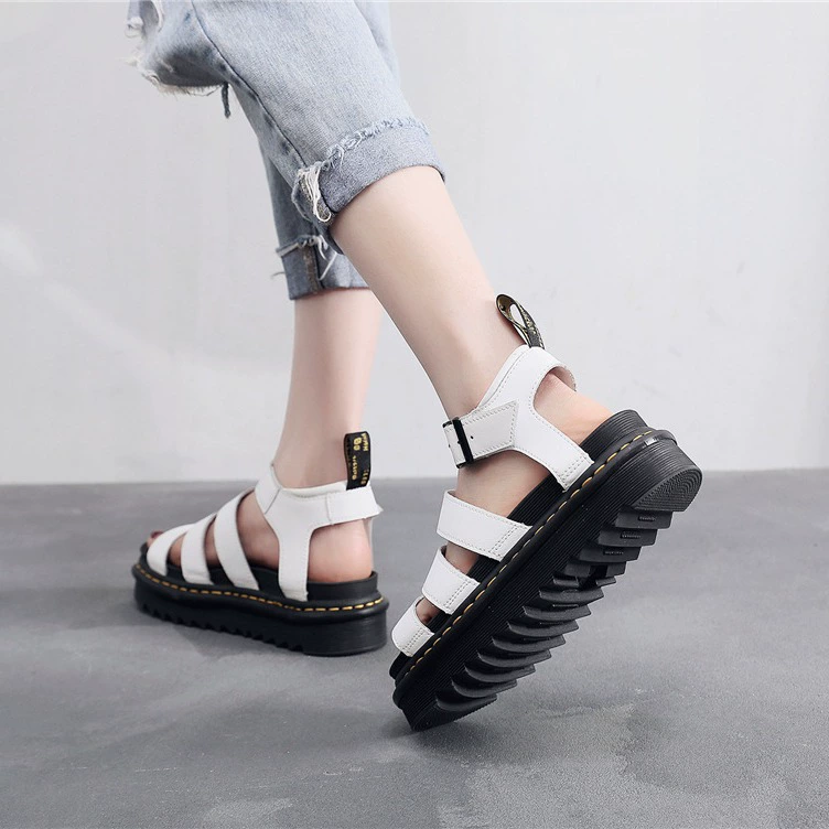 Летние сандалии (Martens) на платформе, пляжные шлёпанцы, чёрные/белые, размеры 35–44