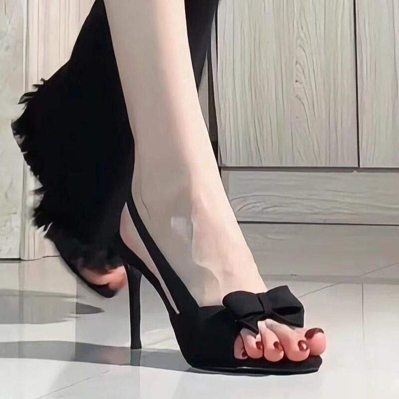 2026 New Style Open-Toe Sandals with Straps, Perfect for Pairing with Dresses, Elegant and Stunning French High-Heeled Shoes for Women, Suitable for Summer Wear