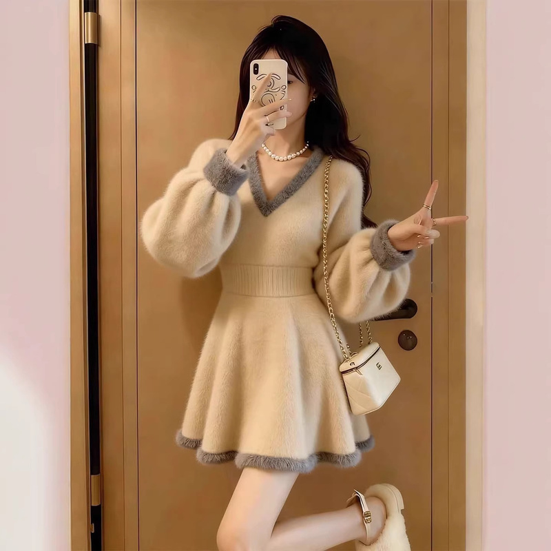 260025 Super Stylish Winter Dress 2026 New Model for Petite Figures, Beige V-Neck Waist-Cinching Slimming Knit Dress 260025 Super Stylish Winter Dress 2026 New Model for Petite Figures, Beige V-Neck Waist-Cinching Slimming Knit Dress