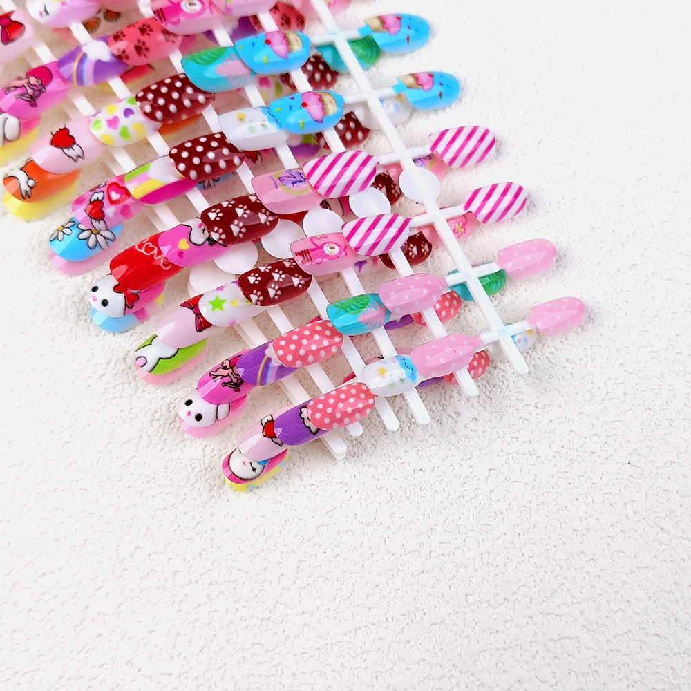 24 piezas de niños divertidos lindos pegatinas de uñas de color caliente, fábrica de uñas de niños grandes, venta directa de desgaste de uñas
