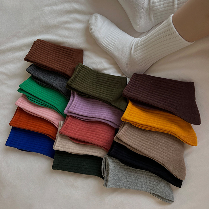 Plusox calcetines marrones calcetines de media pantorrilla de mujer Primavera, Otoño e Invierno calcetines japoneses retro hilo grueso pila ins moda