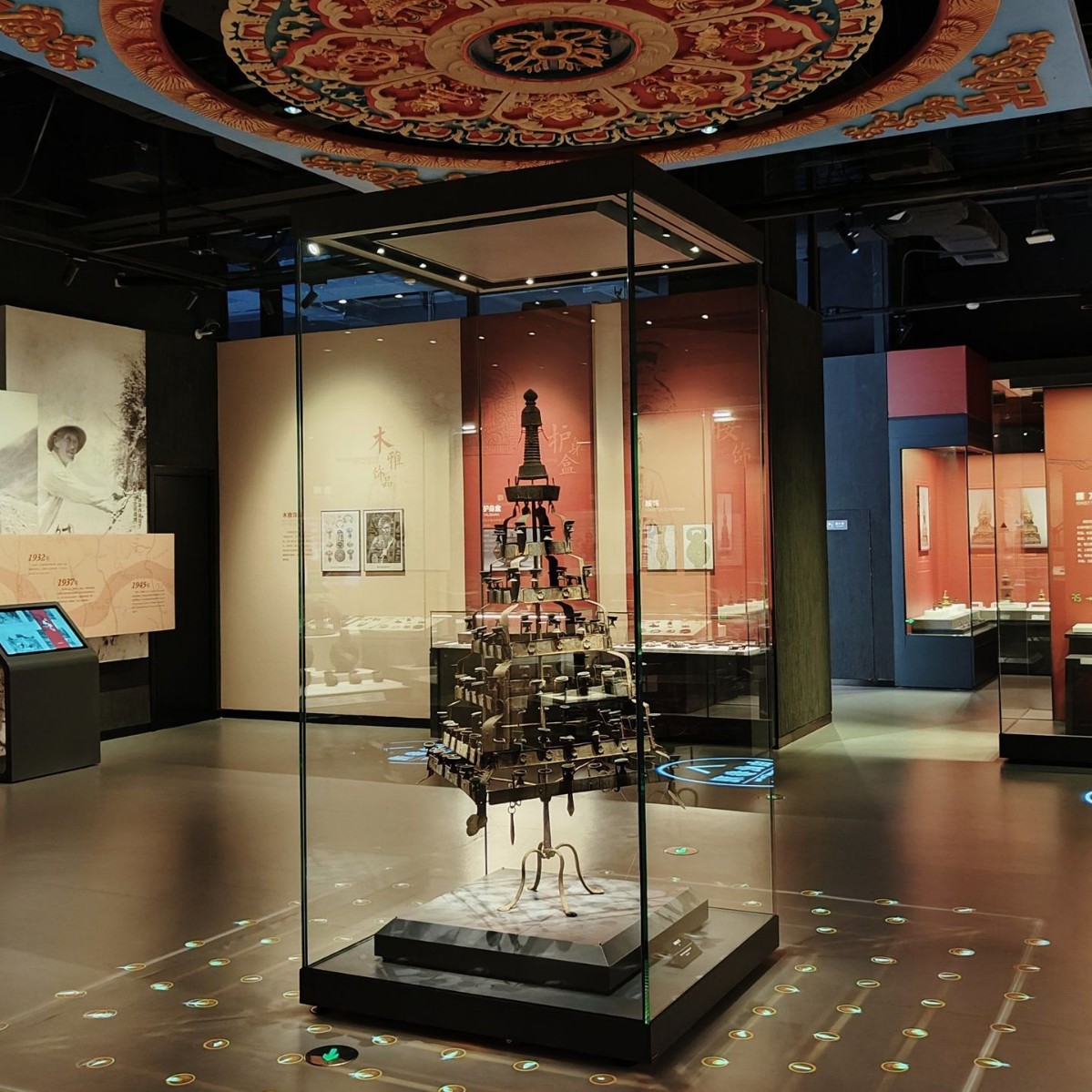 展览馆展会文物古董专用超白防爆夹胶玻璃展柜博物馆展示柜定制