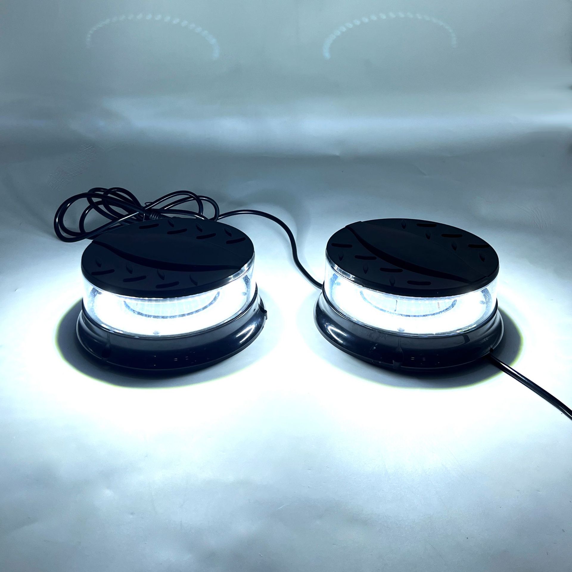One-To-Two Alarm Led Light, Roof Atmosphere Warning, Waterproof, Color-Changing Emergency Strobe Light with Strong Magnetic Base