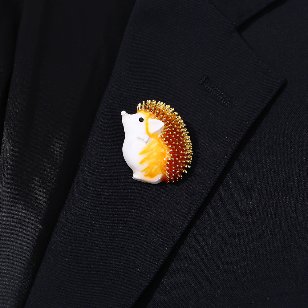 Cross-Border Cute Enamel Oil-Drip Hedgehog Brooch, Eco-Friendly Alloy, Fashionable Versatile Animal Anti-Exposure Brooch Wholesale