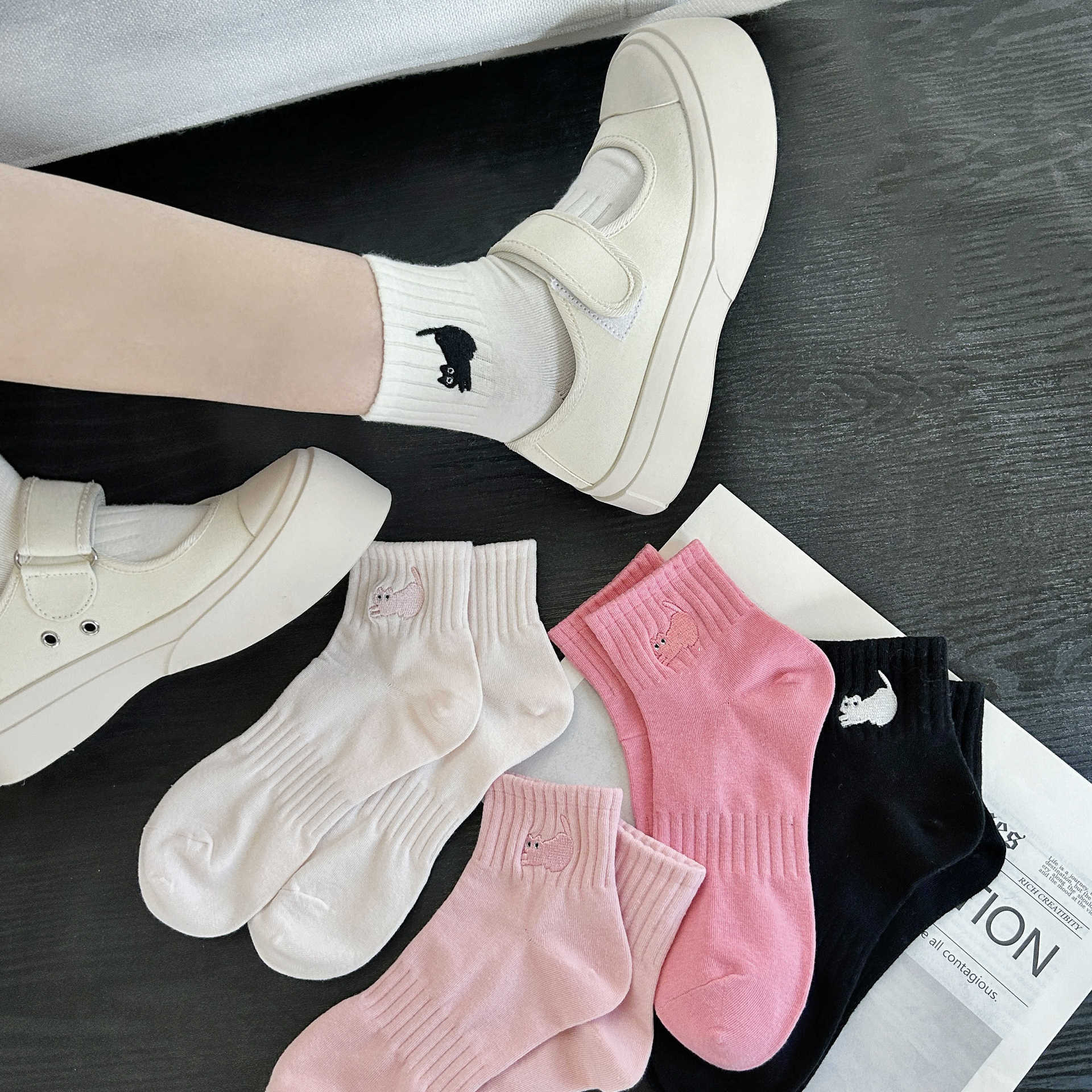 Cotton Fabric Type Cute Women's Cat Cotton Crew Socks A Pair