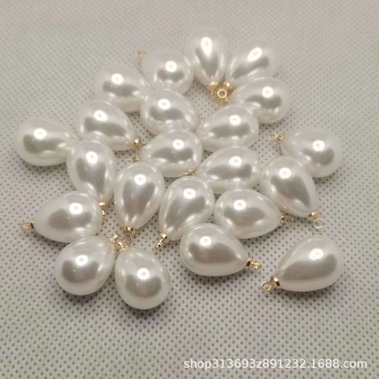 ハイライトは真珠の水滴のペンダントの流行のネックレスのイヤリングの部品をまねます。