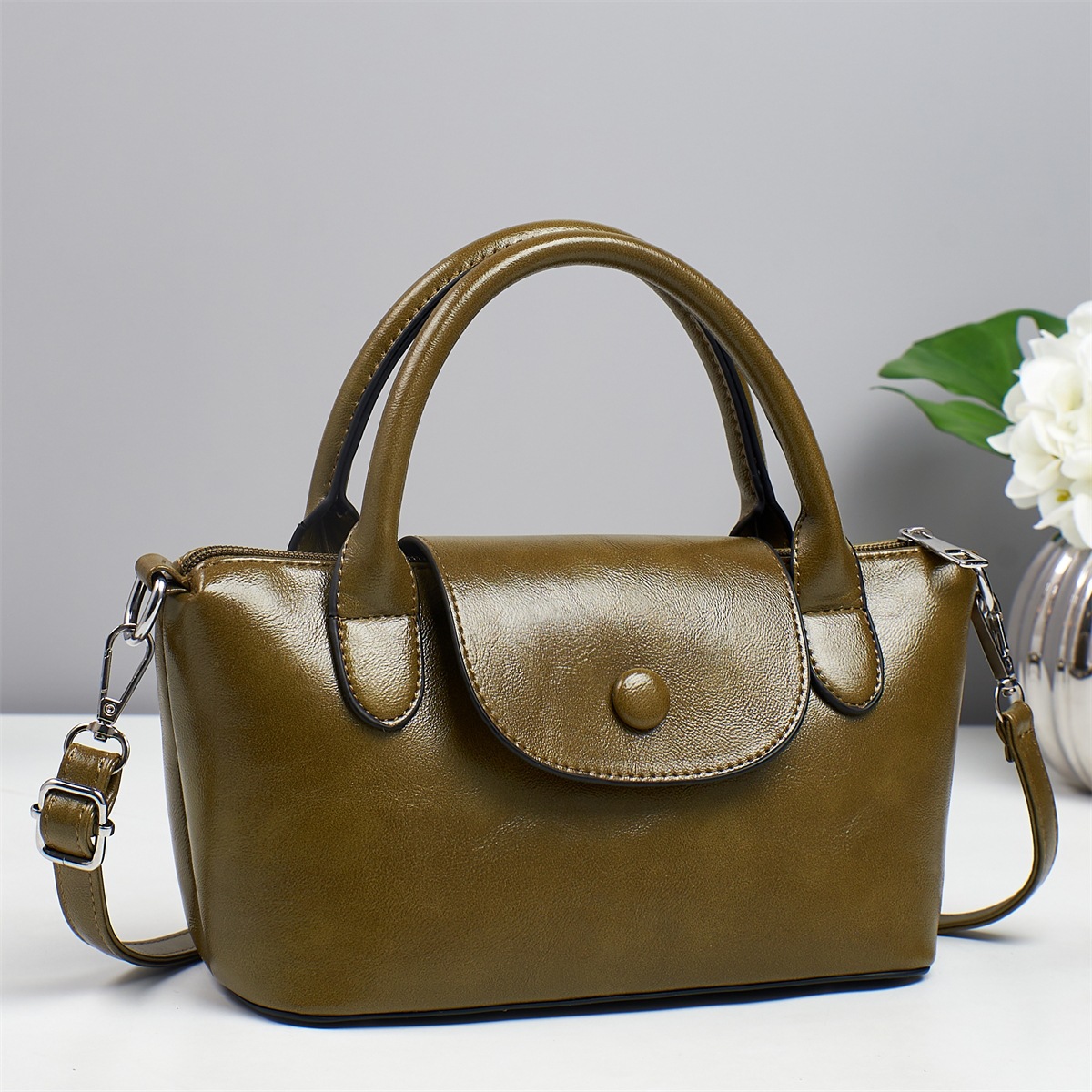 Bolsos para mujer 2025 nuevo bolso de cuero para mujer, bolso de mensajero de todo fósforo de moda de alta gama, bolso de hombro portátil de cercanías de nicho