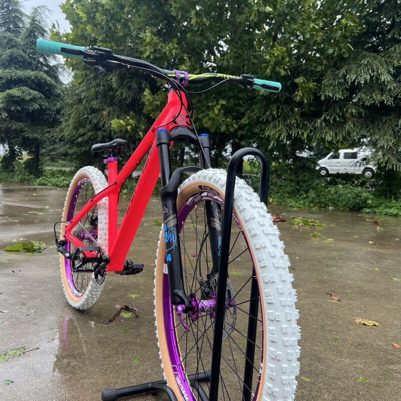 Boruis White Tire New Model Am Mountain Bike with Variable Speeds, Off-Road Hardtail 27.5 26 DIY Dirt Jump Bike
