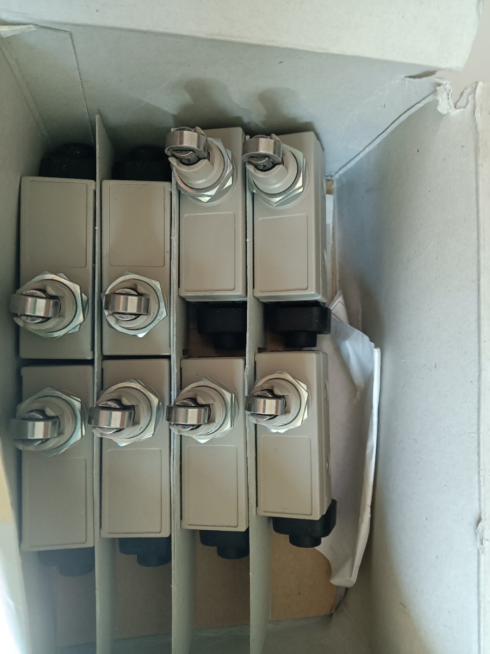 全新原装欧姆龙限位开关ZC-Q2155