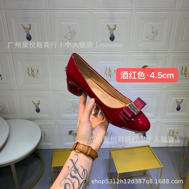 F-Shaped Metal Buckle Bow Shallow Mouth Shoes 2025 Early Spring Patent Leather Scoop Shoes High Heels Sweet Round Toe Women's Shoes