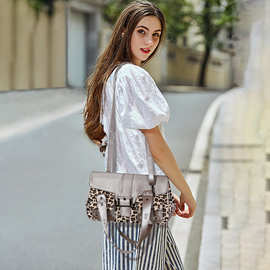 Y2k千禧小清新通勤腋下单肩包豹纹拼接斜挎包辣妹机车挎包手提包