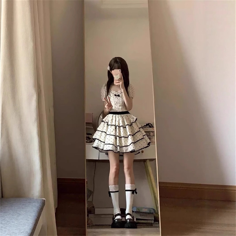 甘くて新鮮な水玉模様の女性用ドレス 2025 夏の新しいスタイルのウエスト痩身ケーキドレス|undefined