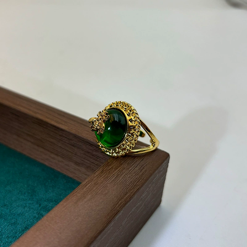 Qingdao Medieval Jewelry, Retro Glass Ring, Personalized Niche Artwork Ring, Copper Plated Russian Gold Hand Jewelry