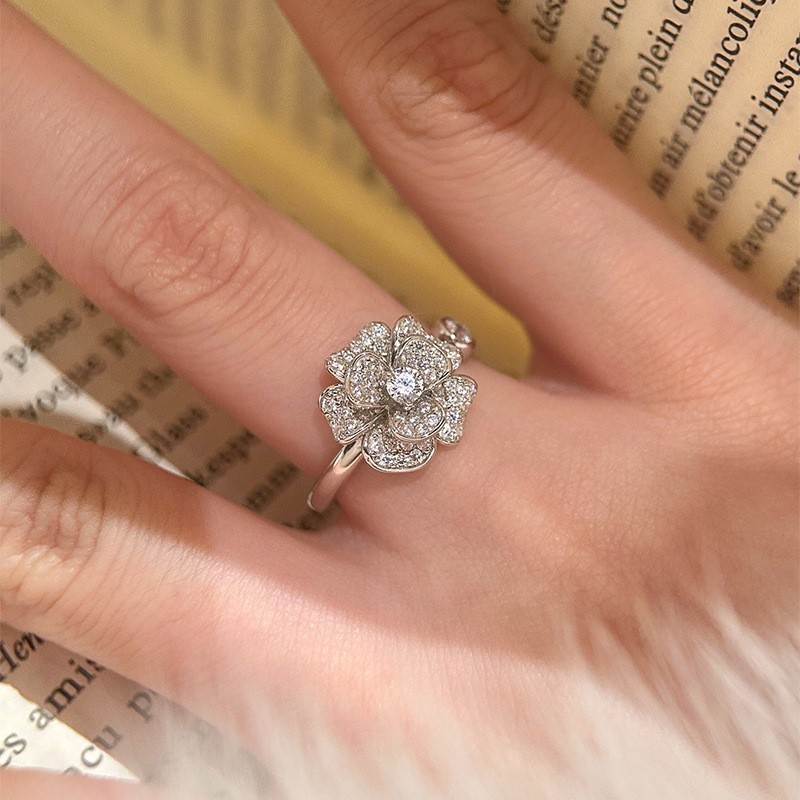 Corea del Sur ins triángulo circón anillo abierto nicho creativo versátil anillo de dedo índice elegante lujo ligero accesorios de alto sentido