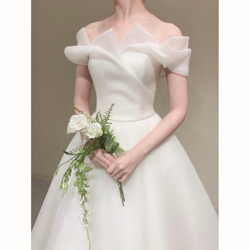 French-Style Light Wedding Dress with Off-The-Shoulder Design, 2026 New Model for Petite Brides, High-Quality Texture, Suitable for Wedding Reception and Engagement Ceremony