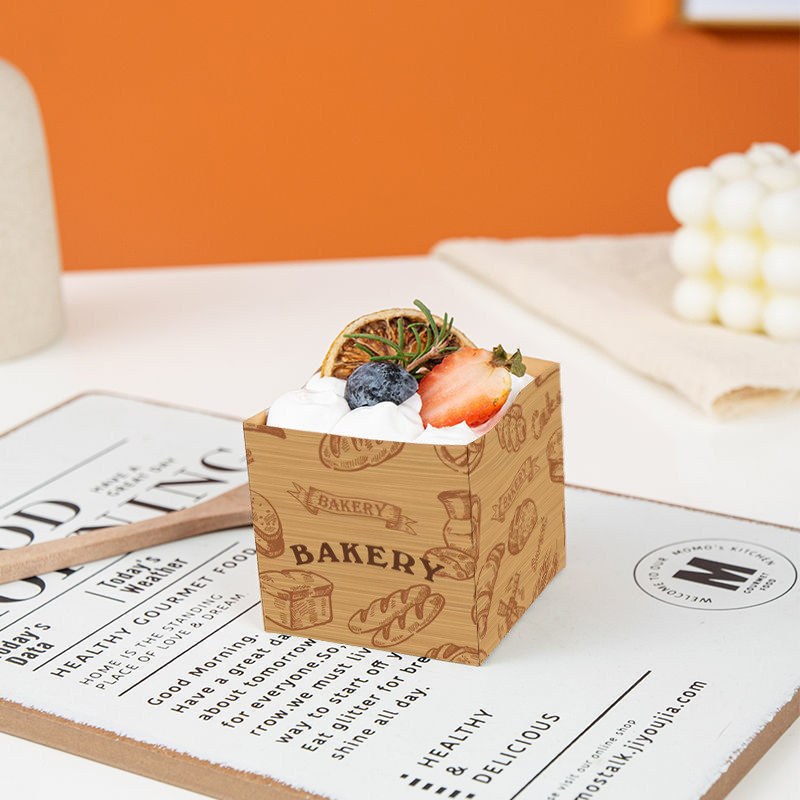 Taza de papel de pastel de hornear resistente a altas temperaturas Hokkaido desechable Qi Feng cuadrado punto occidental caja de embalaje subred papel Kraft rojo