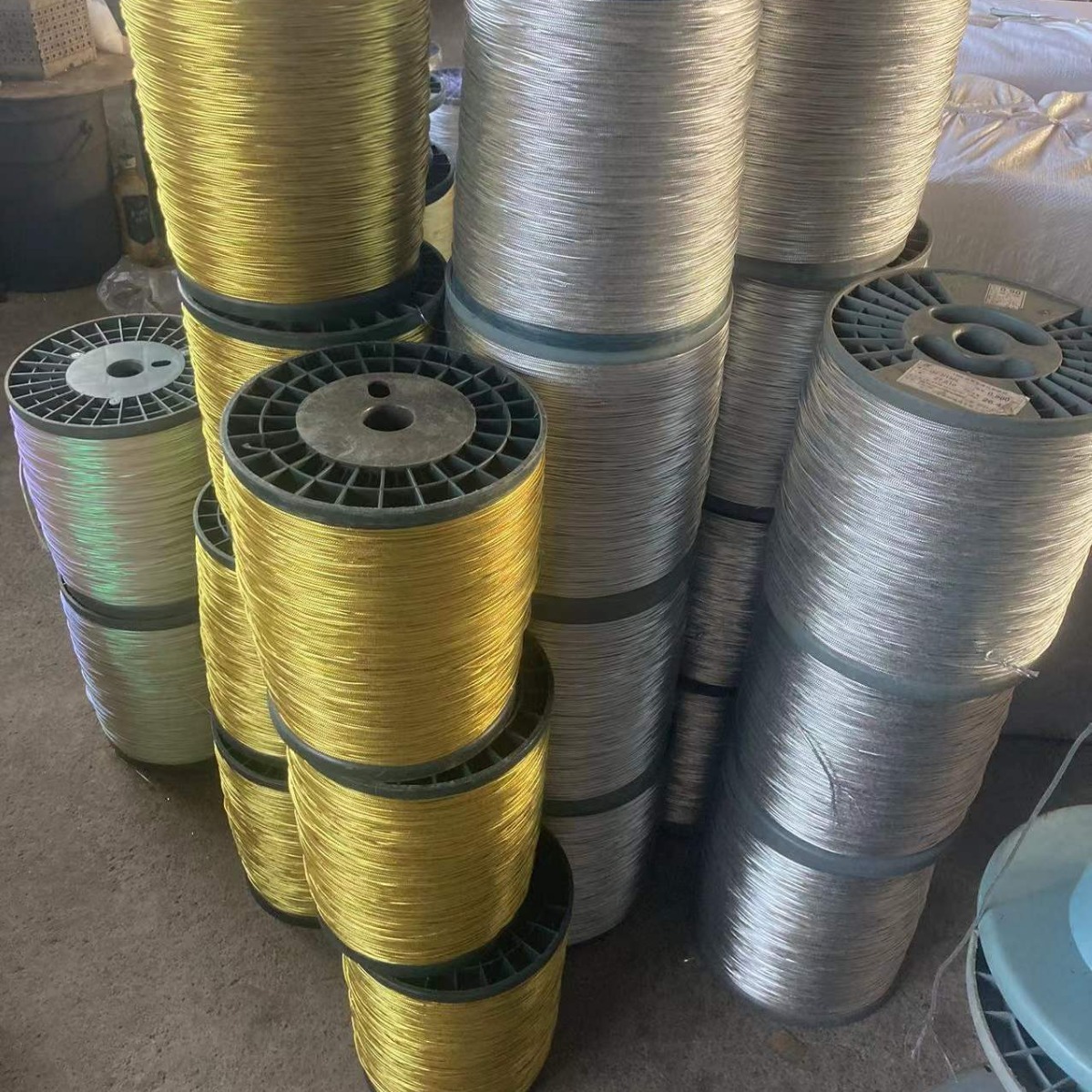 直径0.8毫米拧并香槟金绳包金片小吊线带银色铝箔片编织的吊卡绳