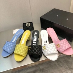 Xiaoxiangfeng ダイヤモンド刺繍スリッパ女性用 2022 新しい夏多用途メタル太いヒールスリッパ女性用アウターサンダル