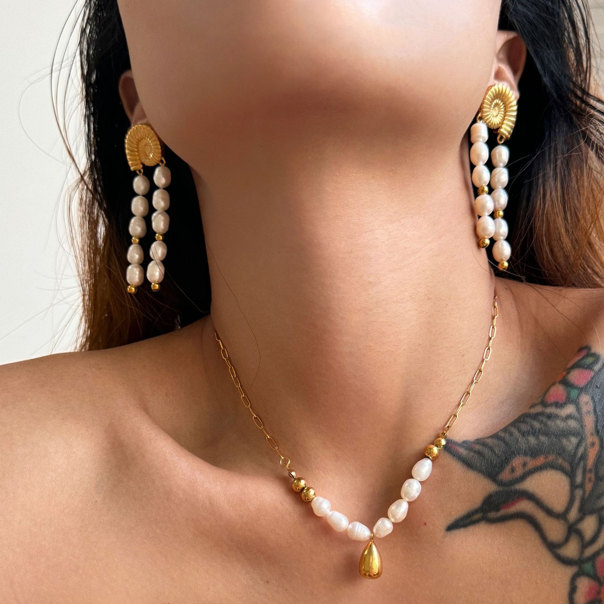 Beaded Design 1 Pair Simple Style Classic Style Flower Beaded Titanium Steel Drop Earrings
