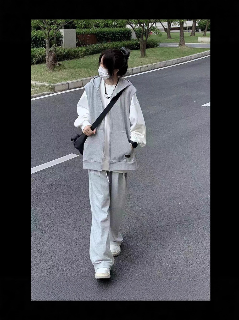 Casual Sportswear Suit for Women in Autumn and Winter College Style Loose Hooded Vest Layered Sweatshirt and Sweatpants Three-Piece Set