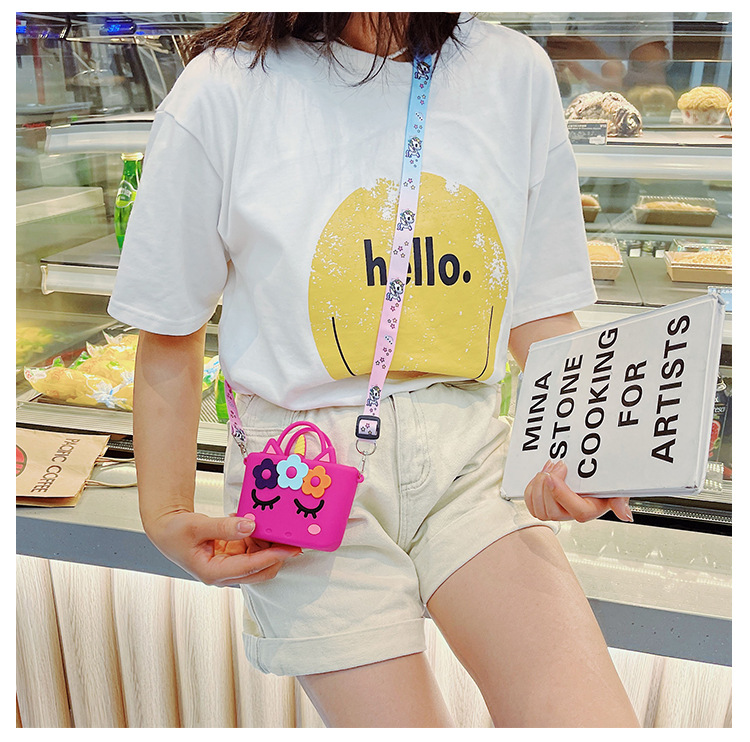 90g Weight Nylon Lining Material Zipper Closure Type Single Shoulder Strap Strap Type Animal Pattern White, Pink, Red Color Cute Cartoon  Silicone Bag 16