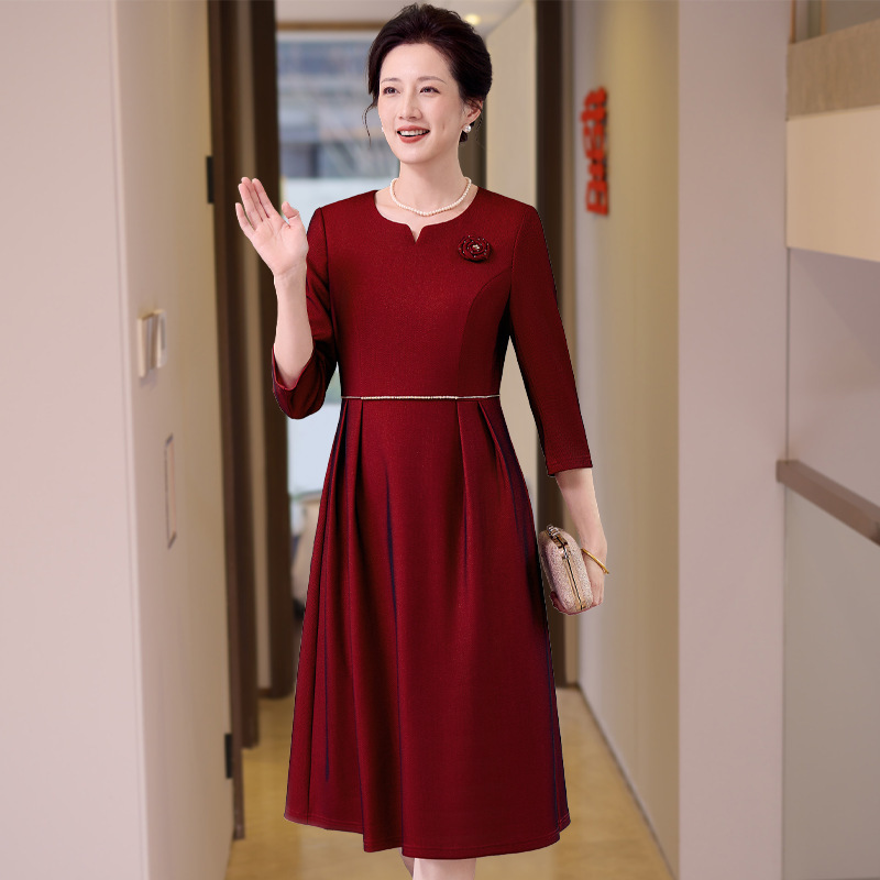 New Style Wedding Banquet Dress for Mother-In-Law 2026 Spring Fashion Elegant Petite Young Mother Wedding Dress New Style Wedding Banquet Dress for Mother-In-Law 2026 Spring Fashion Elegant Petite Young Mother Wedding Dress