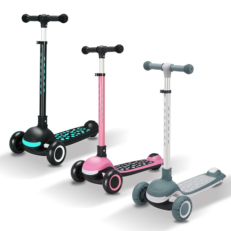 2-8 Year Old Children's Light-emitting Scooter_voghion.com