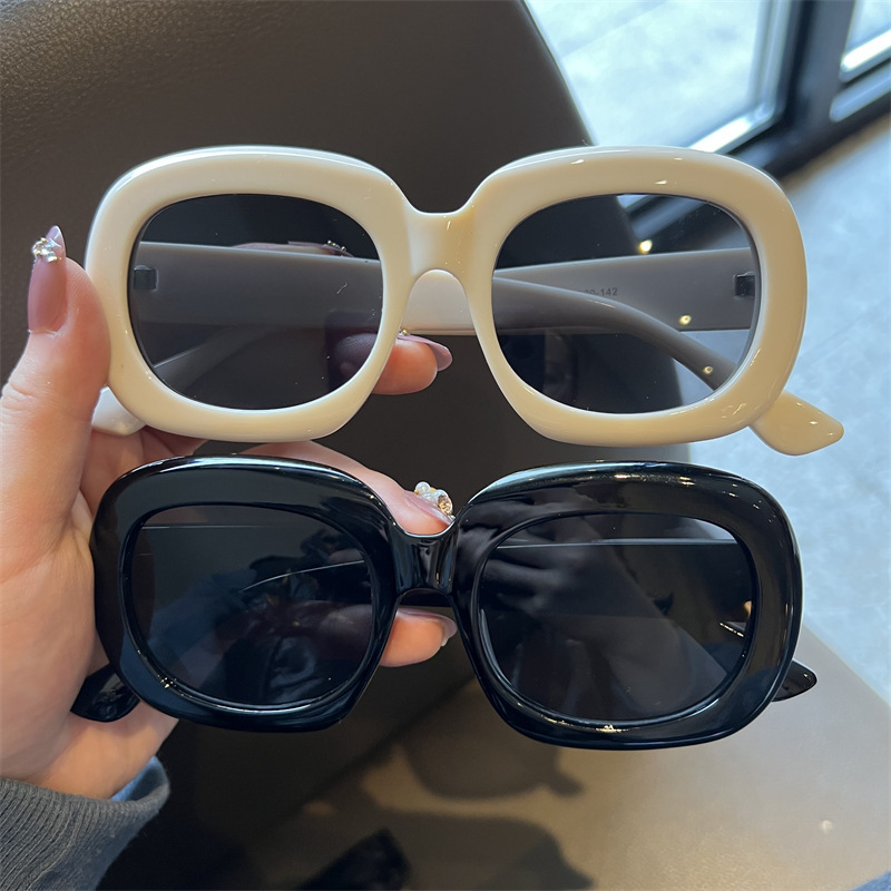 55g Weight Simple Style Solid Color PC UV400 Protection Square Full Frame Women's Sunglasses