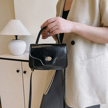 ����Ů2025�¿��nϵ�ٴ�μ�б������s���eС����С���OӋŮ��