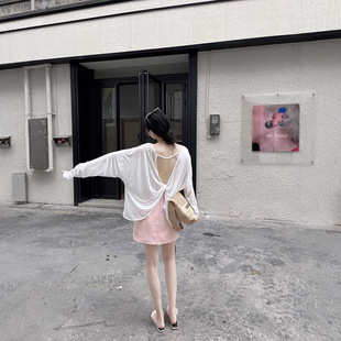 白色防晒罩衫