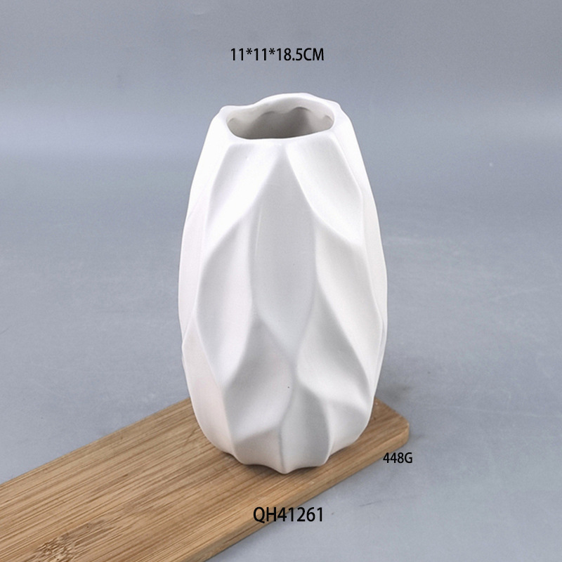 Inserto de flor cóncava blanca pura de cerámica