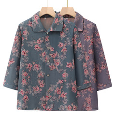 中高年の春の服のシャツの7分の袖の女性のおばあさんの春と夏の上着の薄いタイプのゆったりしているカジュアルなお母さんの上着