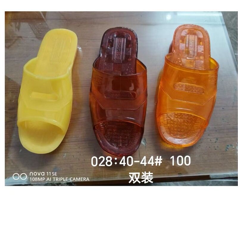 25 wholesale plastic men's slippers home casual soft light comfortable outdoor walking men's PVC slippers