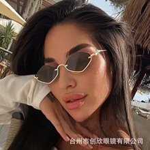 ��Ůͬ����ٰ��̫��R�·f������߅����߅ī�R���s�r��ɳ�����R