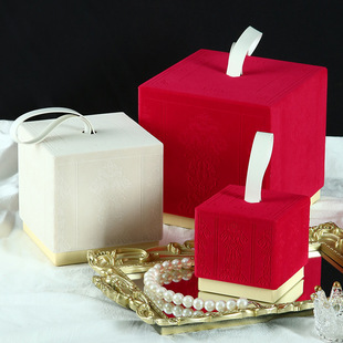 Gift box custom portable candy box wedding bridesmaid companion gift box gift box Big Red wholesale candy packaging box