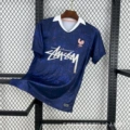 25 France Home