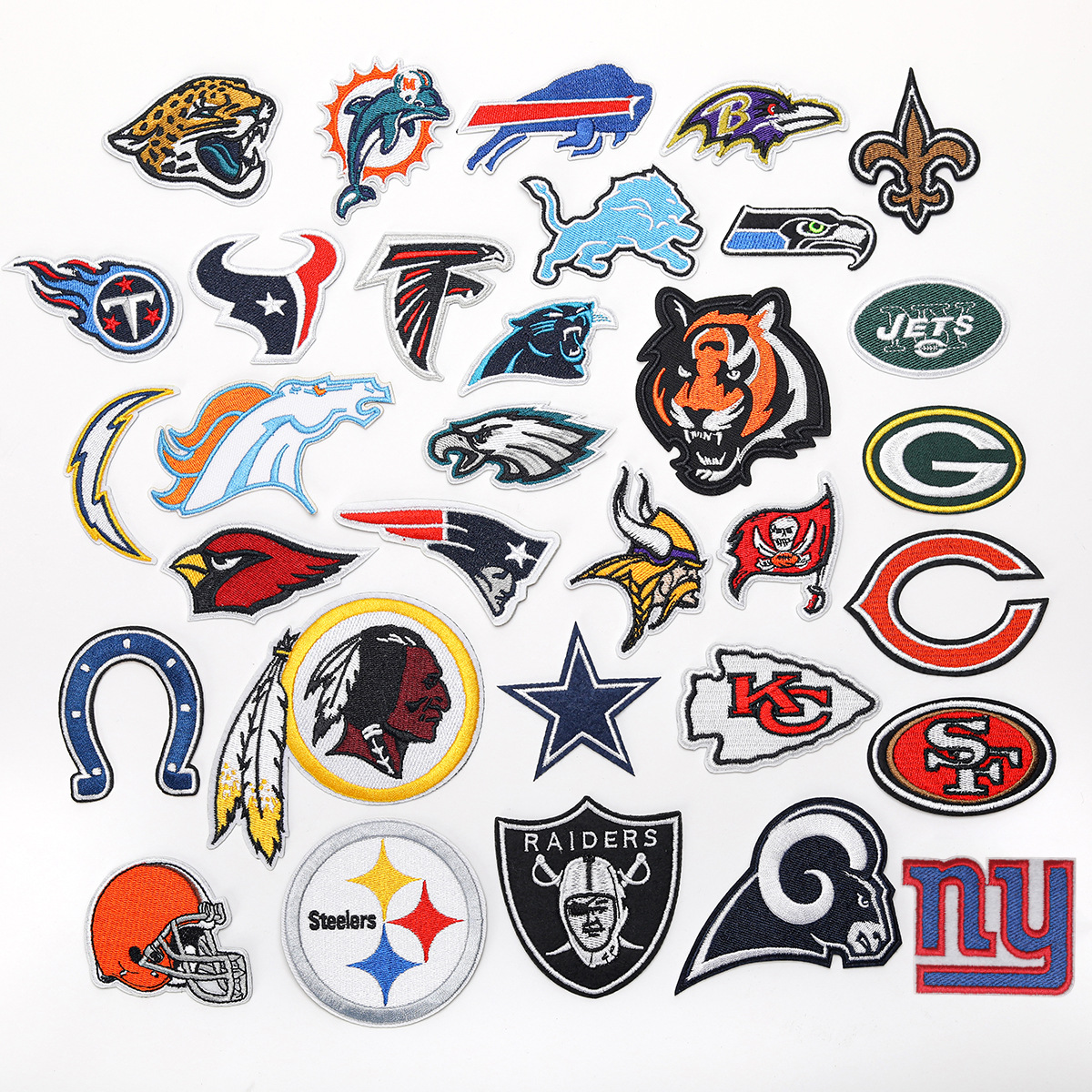 Planchado adhesivo NFL Liga Americana 32 Equipo LOGO Emblema del equipo Insignia de bordado de computadora Etiqueta engomada de tela bordada Parche de parche