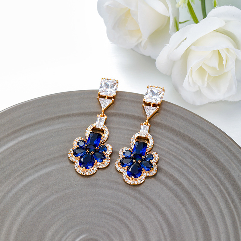 Xuping moda colección elegante ligera de lujo temperamento de alta sensación pendientes incrustadas de zircon europa y americana pendientes transfronterizos para mujeres