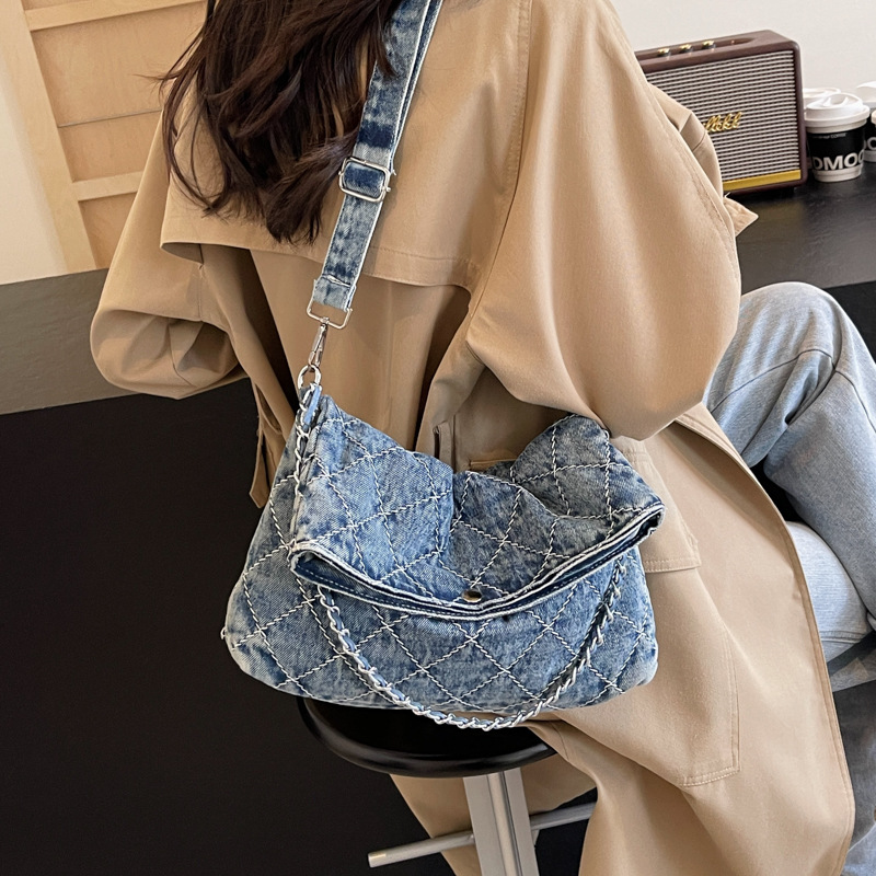 2024 nuevo bolso de cadena de gran capacidad para mujer de viaje bolso de hombro de moda bolso de mensajero popular de mezclilla bolso de mano