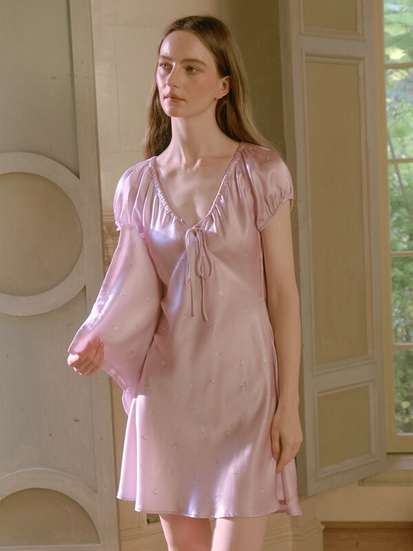 2026 Silk Nightgown Long Mulberry Silk French Style Vacation Sexy Elegant Outerwear Nightdress Purple Short Dress Version Comfortable